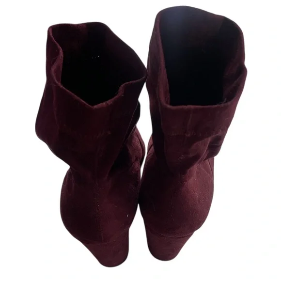Plum ankle bootie chunky Heeled Boots with Sleek Silhouette, size 7 - Picture 3 of 10